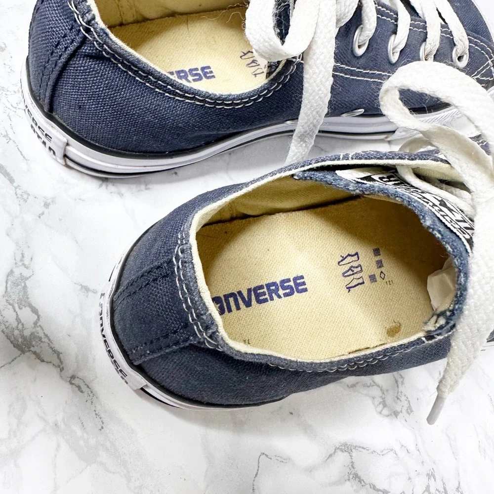 Converse Chuck Taylor All Star Youth Size 2 Navy Blue Low Top Sneakers School